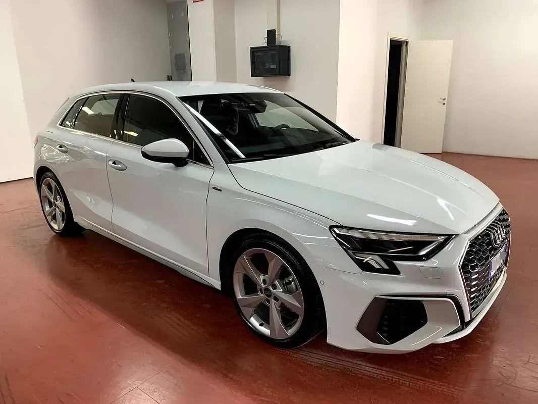 Usata Audi A3 S-Line 116 CV (85 kW) 2022 Bianco Berlina