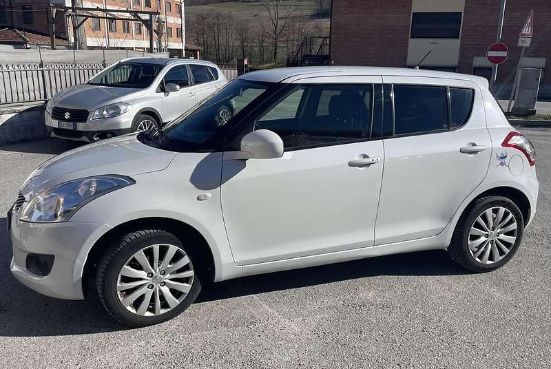 Usata Suzuki Swift GL 94 CV (69 kW) 2012 Bianco Utilitaria