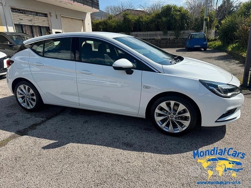 Usata Opel Astra Innovation 110 CV (80 kW) 2016 Bianco Berlina