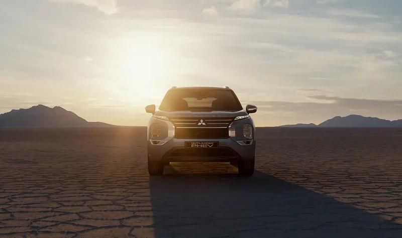 Nuova Mitsubishi Outlander P-HEV 2026