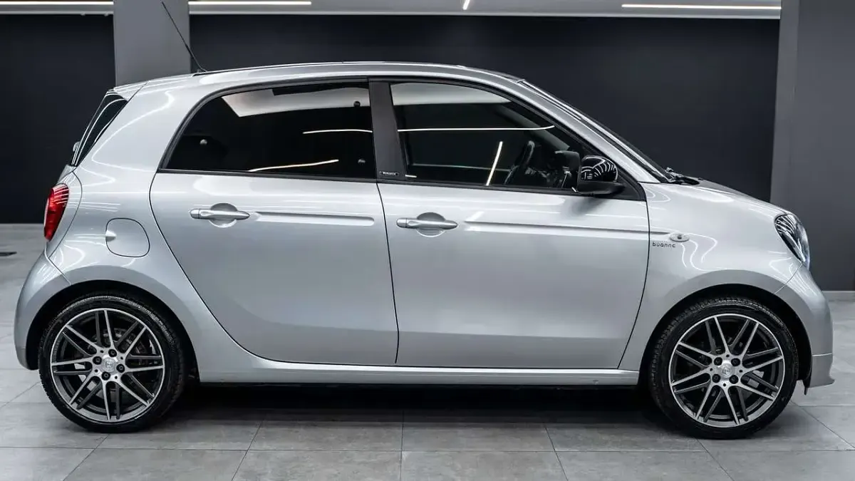 Usata Smart ForFour Brabus Xclusive 109 CV (80 kW) 2018 Grigio argento metall perlato Utilitaria