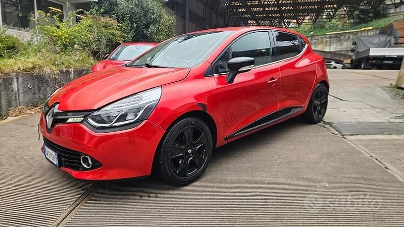Second-hand Renault Clio IV 90 CP (66 kW) 2014 Roșu Berlinǎ