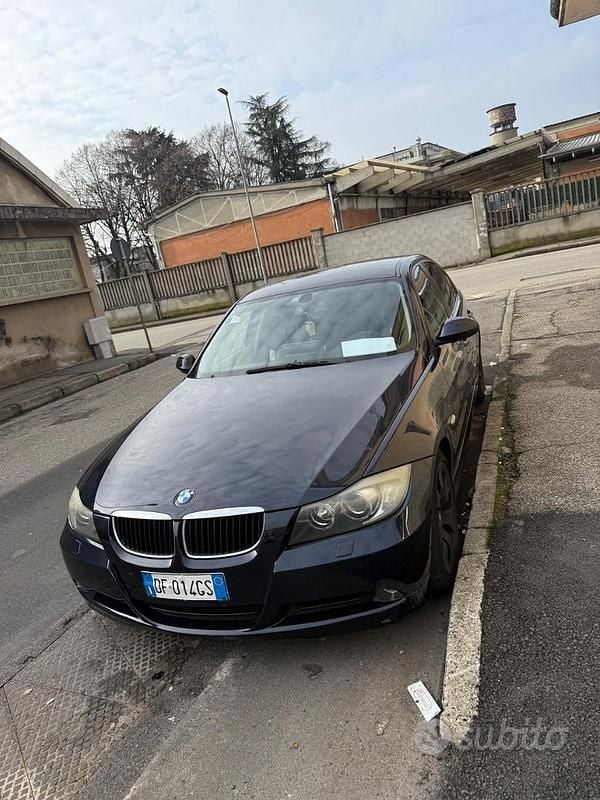 Usata BMW 318 Comfort Edition 143 CV (105 kW) 2007 Berlina