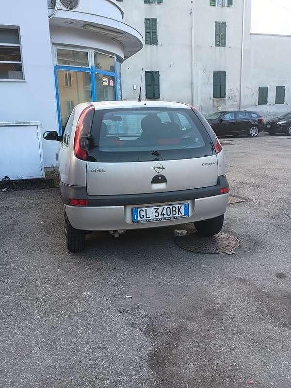 Usata Opel Corsa Comfort 58 CV (42 kW) 2002 Utilitaria
