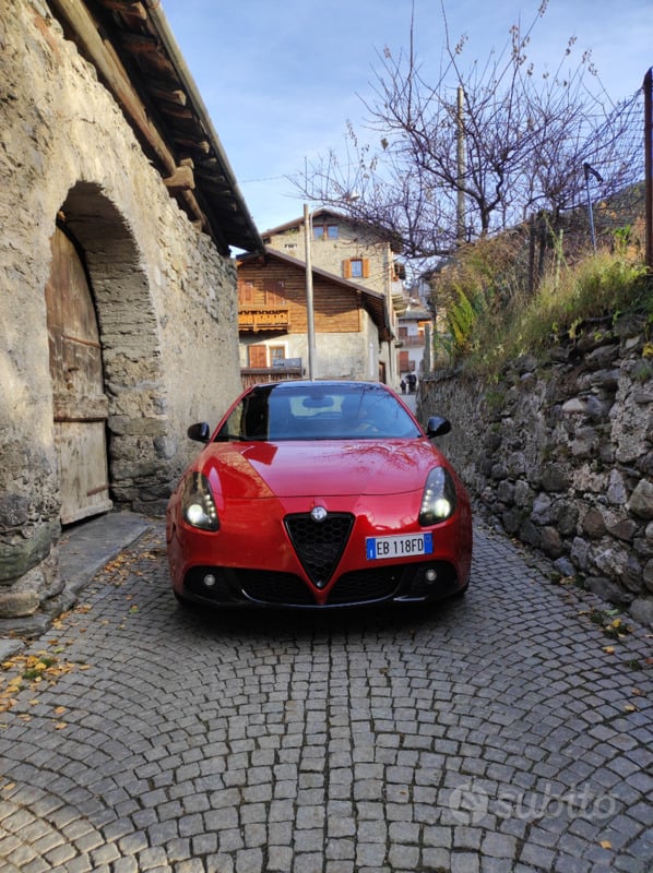 Usato 2010 Alfa Romeo Giulietta 1.4 Benzin 170 CV (13.800 €)