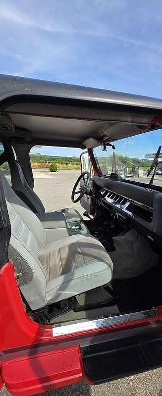Usata Jeep Wrangler Laredo 103 CV (75 kW) 1991 Rosso SUV