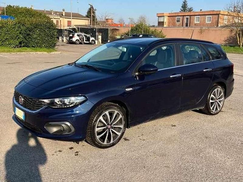 Blu/azzurro Usata 2018 Fiat Tipo Lounge Station wagon | 13.000 € (Buon prezzo) - Immagine 1/2