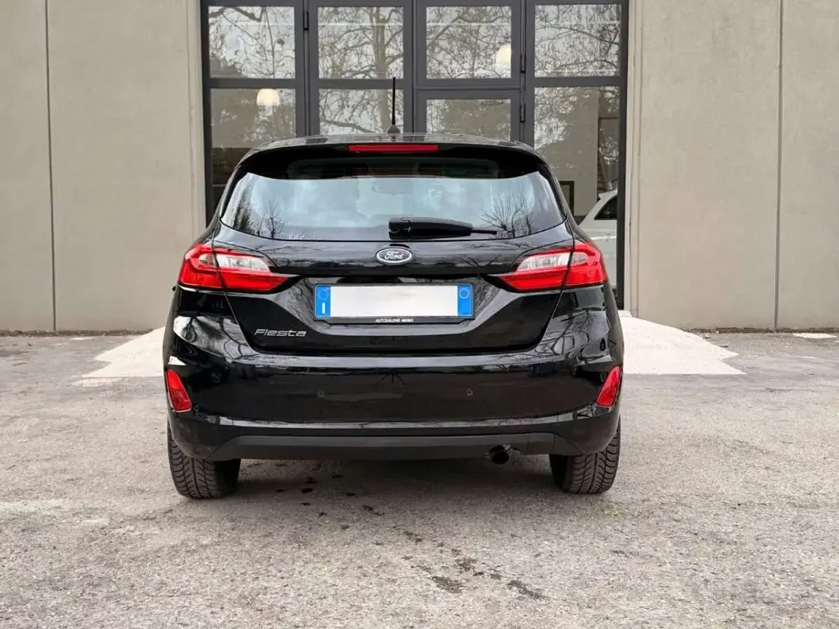 Usata Ford Fiesta Titanium 75 CV (55 kW) 2023 Nero Utilitaria