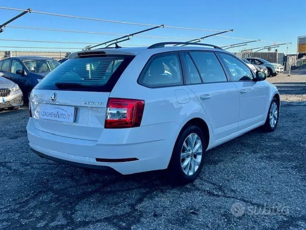Usata Skoda Octavia Executive 116 CV (85 kW) 2019 Bianco Station wagon