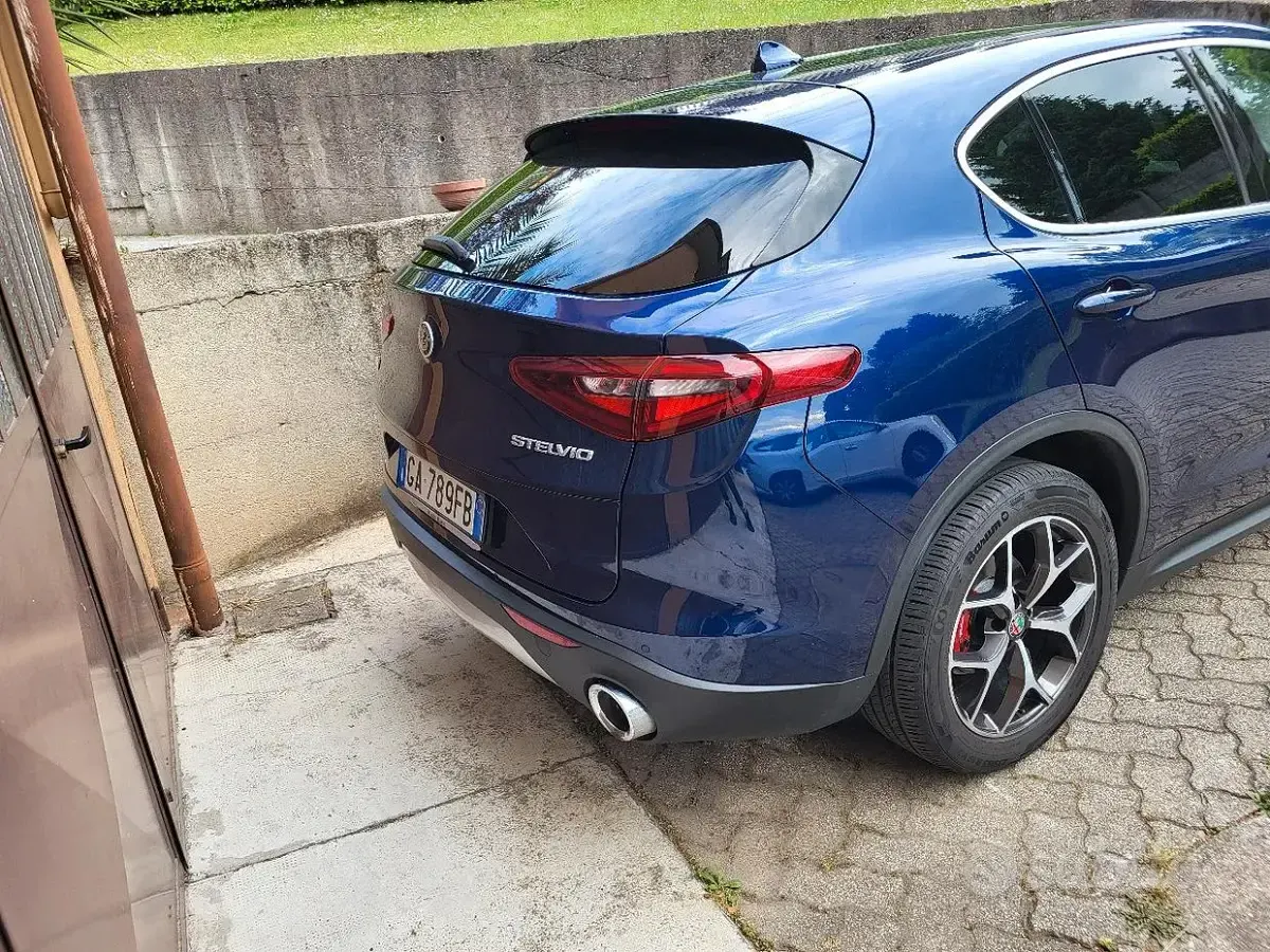 Usata Alfa Romeo Stelvio 190 CV (139 kW) 2019 Blu SUV