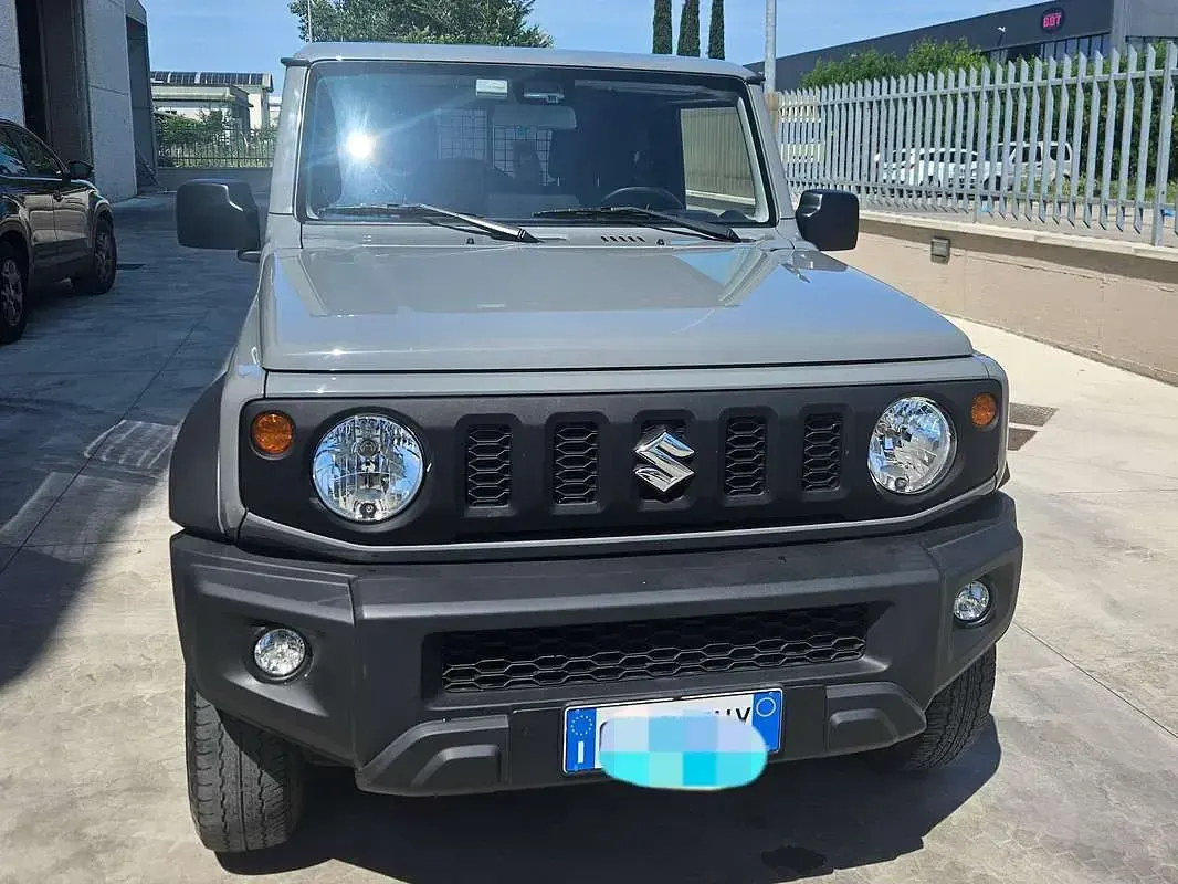 Usata Suzuki Jimny 102 CV (75 kW) 2022 Grigio SUV