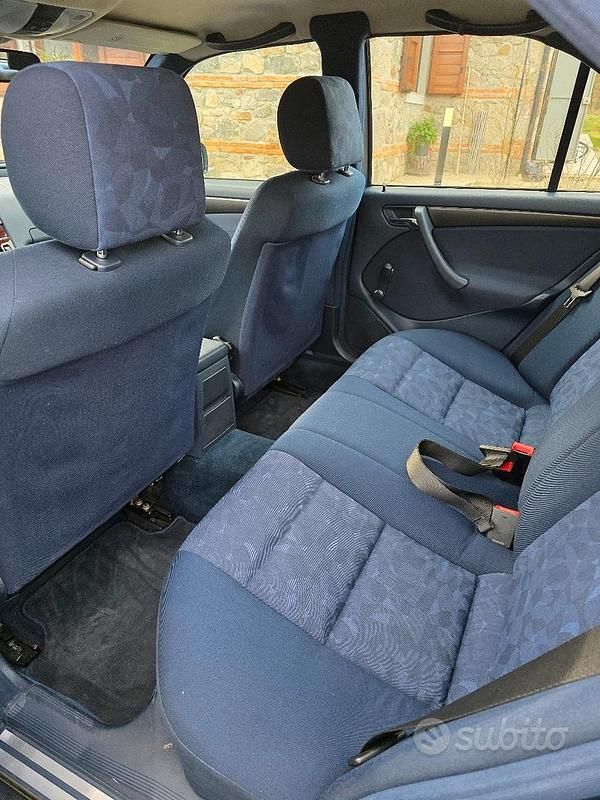 Usata Mercedes C180 Classic 122 CV (89 kW) 1999 Blu Berlina