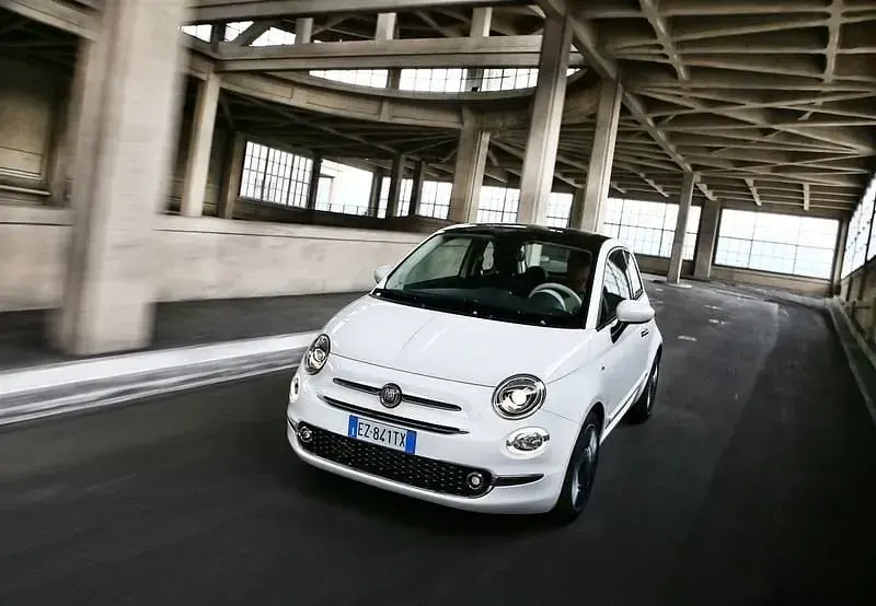 Usata Fiat 500 Dolcevita 69 CV (50 kW) 2021 Blu Utilitaria