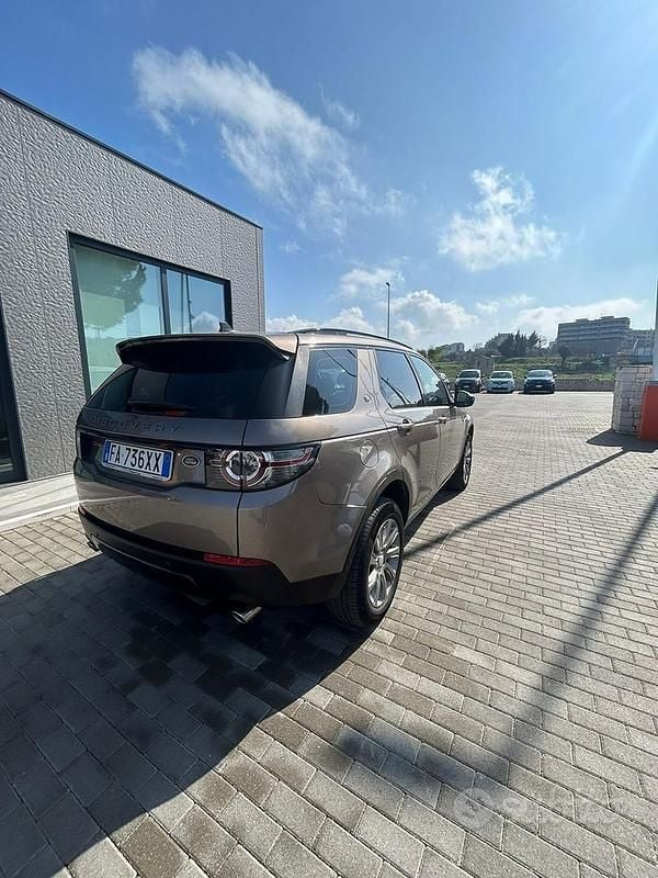 Usata Land Rover Discovery Sport 150 CV (110 kW) 2015 Marrone SUV