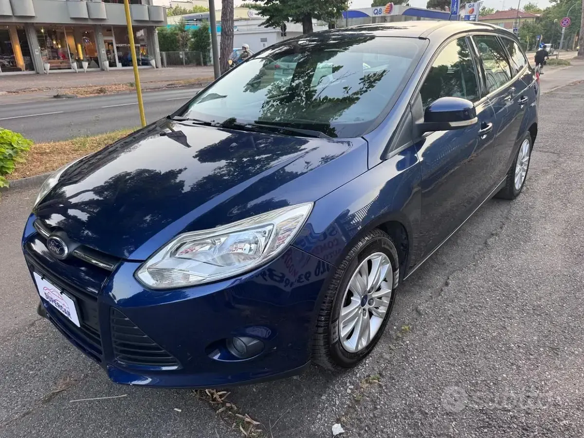 Usata Ford Focus 115 CV (84 kW) 2012 Blu Station wagon