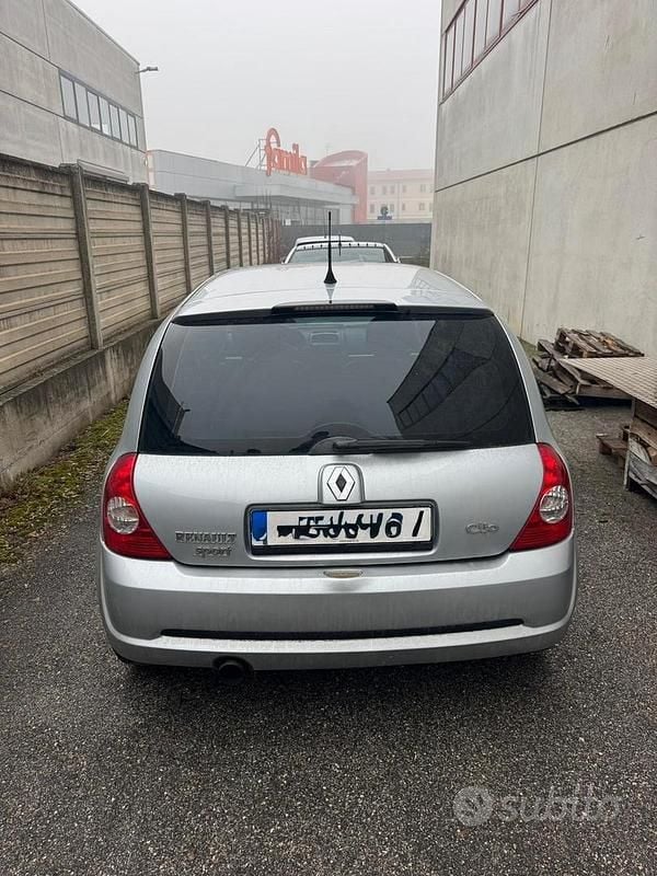 Usata Renault Clio II R.S. 169 CV (124 kW) 2002 Grigio Berlina