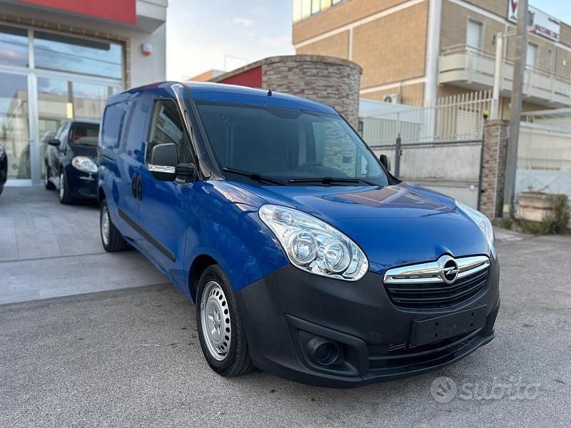 Usata Opel Combo 105 CV (77 kW) 2013 Blu Monovolume