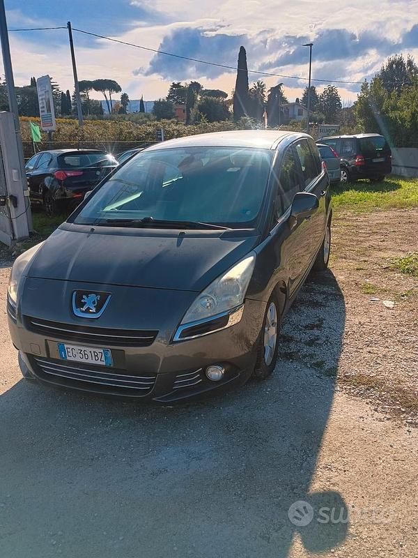 Usata Peugeot 5008 150 CV (110 kW) 2011 Grigio Monovolume