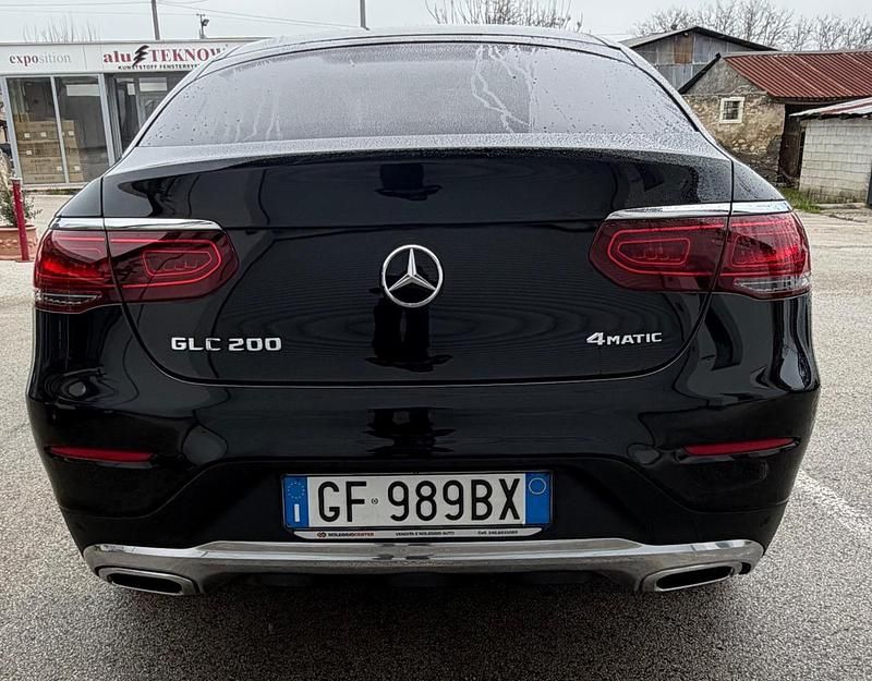 Usata Mercedes GLC200 197 CV (144 kW) 2021 Nero SUV