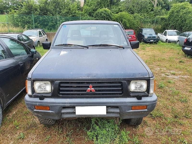 Usata Mitsubishi L200 87 CV (63 kW) 1995 Verde Pick-up