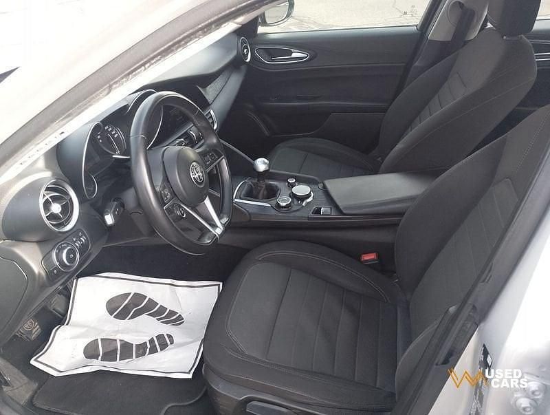 Usata Alfa Romeo Giulia Business 150 CV (110 kW) 2018 Grigio Berlina