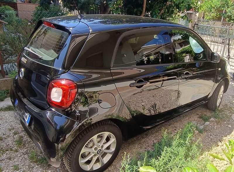 Usata Smart ForFour Prime 71 CV (52 kW) 2018 Nero Utilitaria