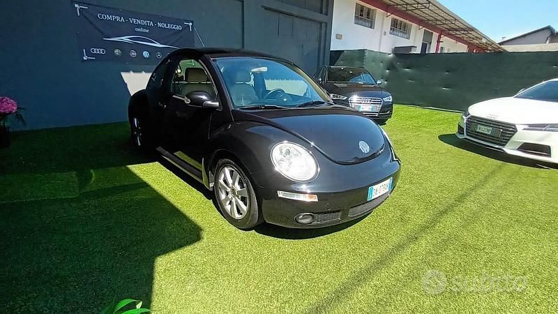 Usata VW New Beetle 105 CV (77 kW) 2006 Nero Utilitaria