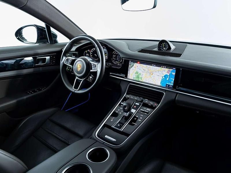 Usata Porsche Panamera 462 CV (339 kW) 2020 Nero jet metallizzato Berlina