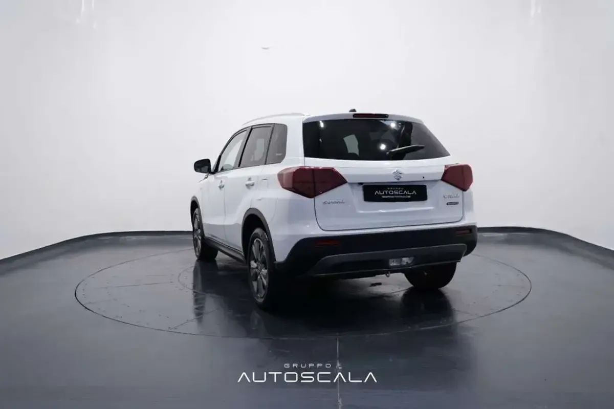 Usata Suzuki Vitara 116 CV (85 kW) 2024 Bianco SUV
