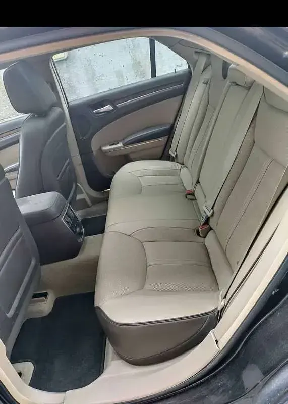 Usata Lancia Thema 239 CV (175 kW) 2011 Marrone Berlina