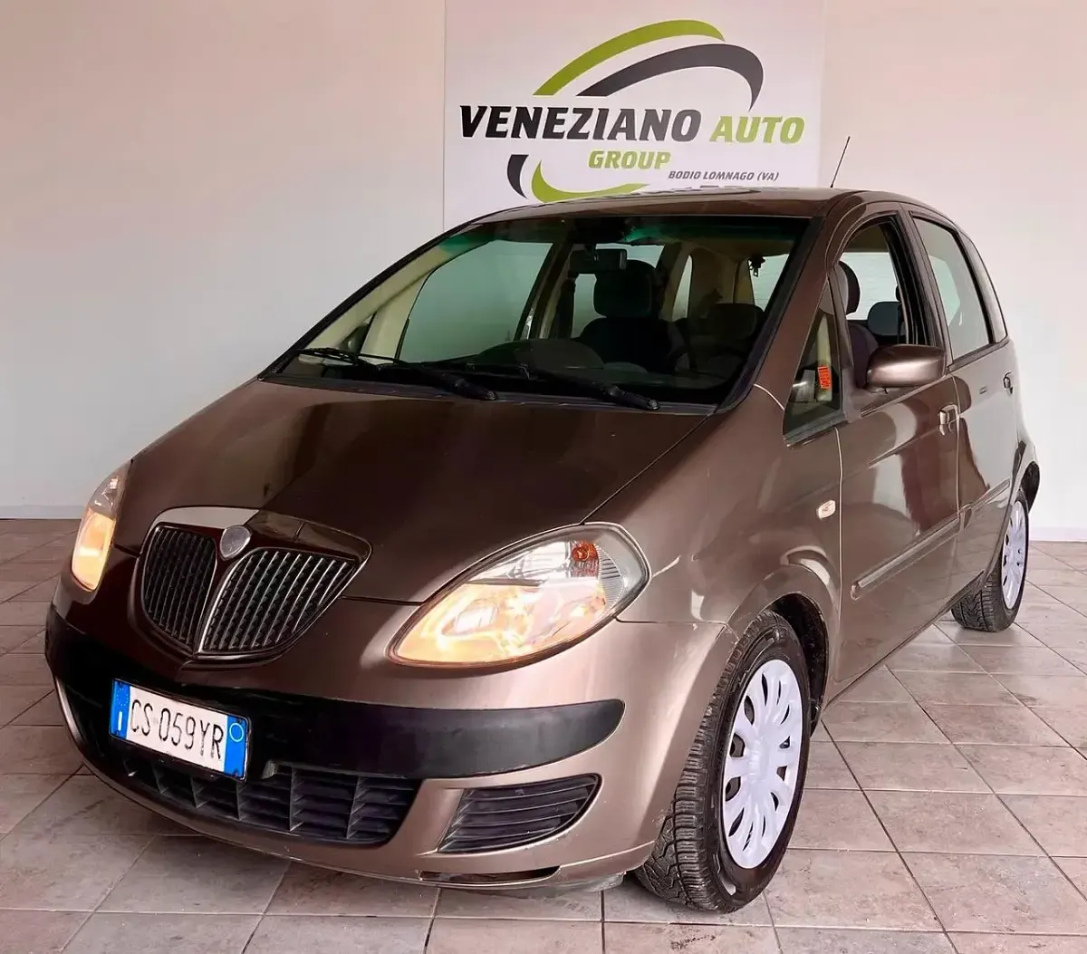 Usata Lancia Musa 95 CV (69 kW) 2005 Oro Monovolume