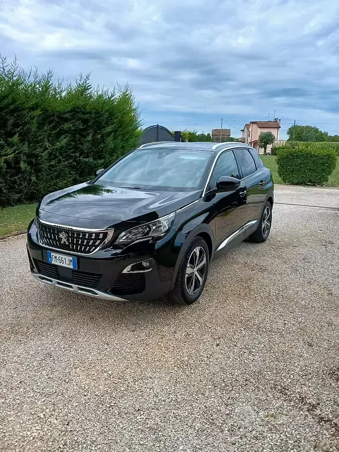 Usata Peugeot 3008 Allure 120 CV (88 kW) 2018 Nero SUV