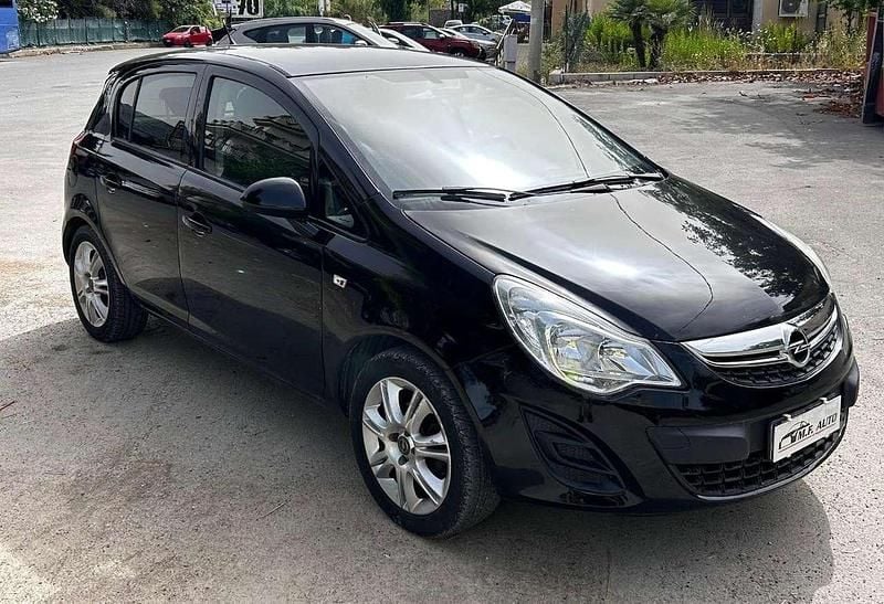 Usata Opel Corsa Edition 86 CV (63 kW) 2013 Nero Utilitaria