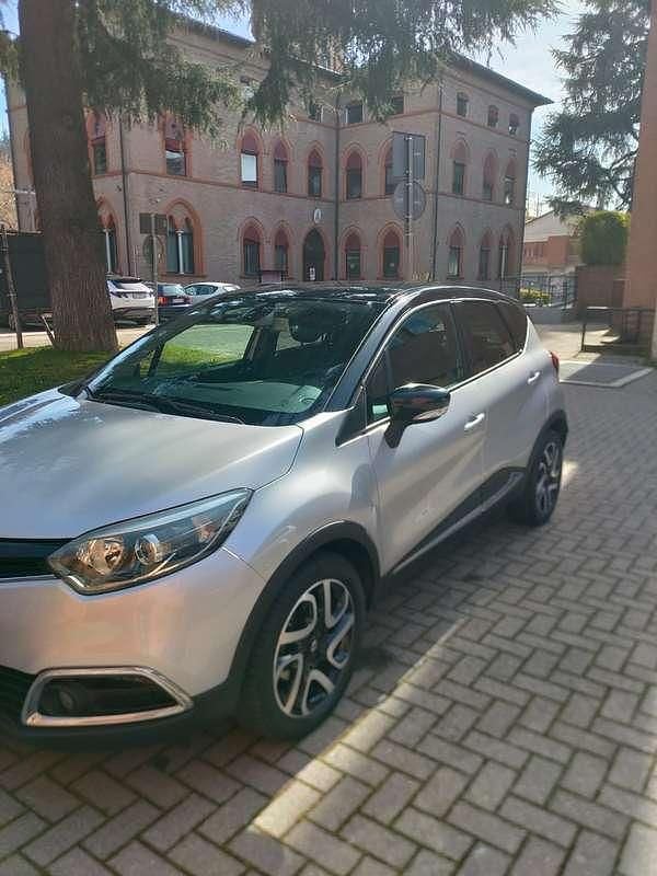 Usata Renault Captur 90 CV (66 kW) 2014 Argento SUV