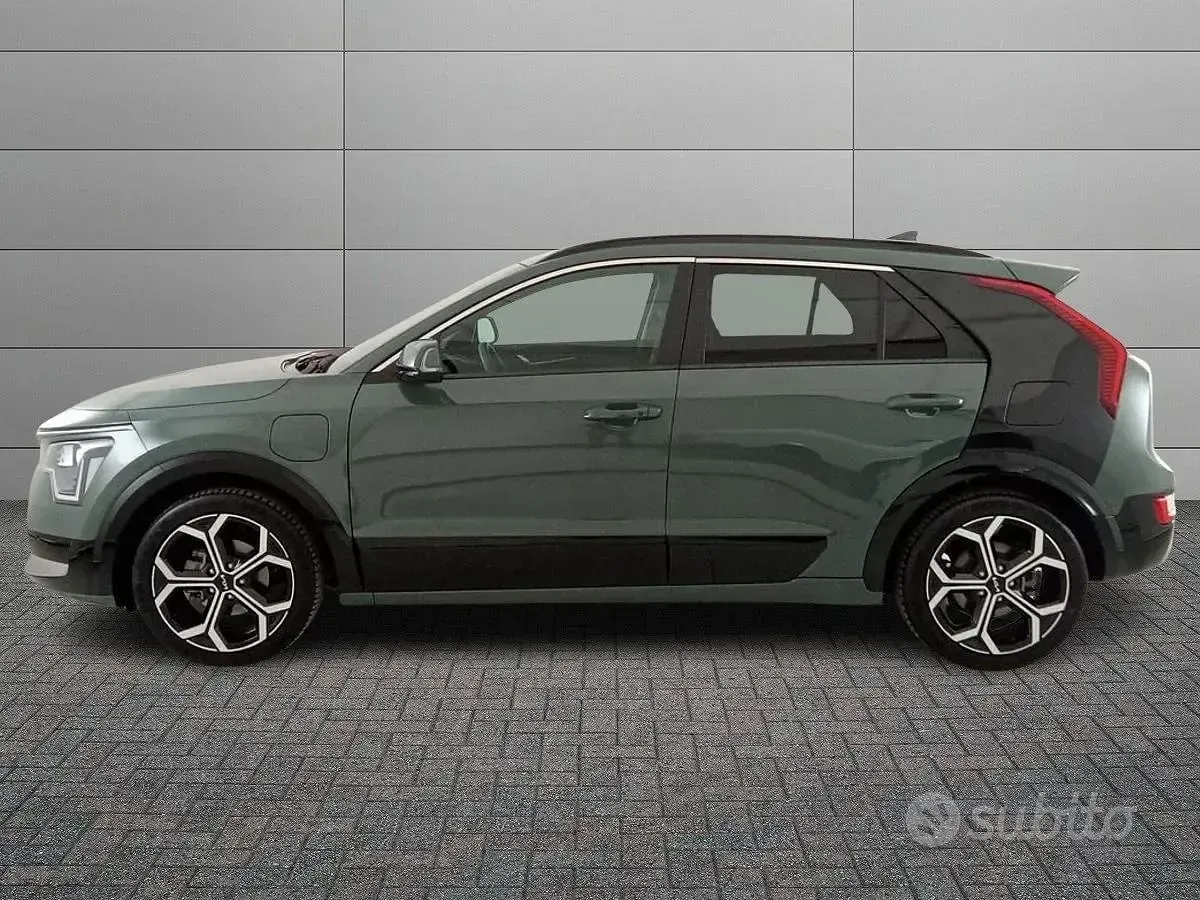 Käytetty Kia Niro Style 93 HP (68 kW) 2024 Vihreä Katumaasturi