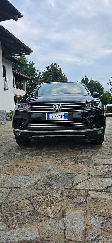 Nero Usata 2016 VW Touareg SUV | 19.500 € (Buon prezzo) - Immagine 1/4