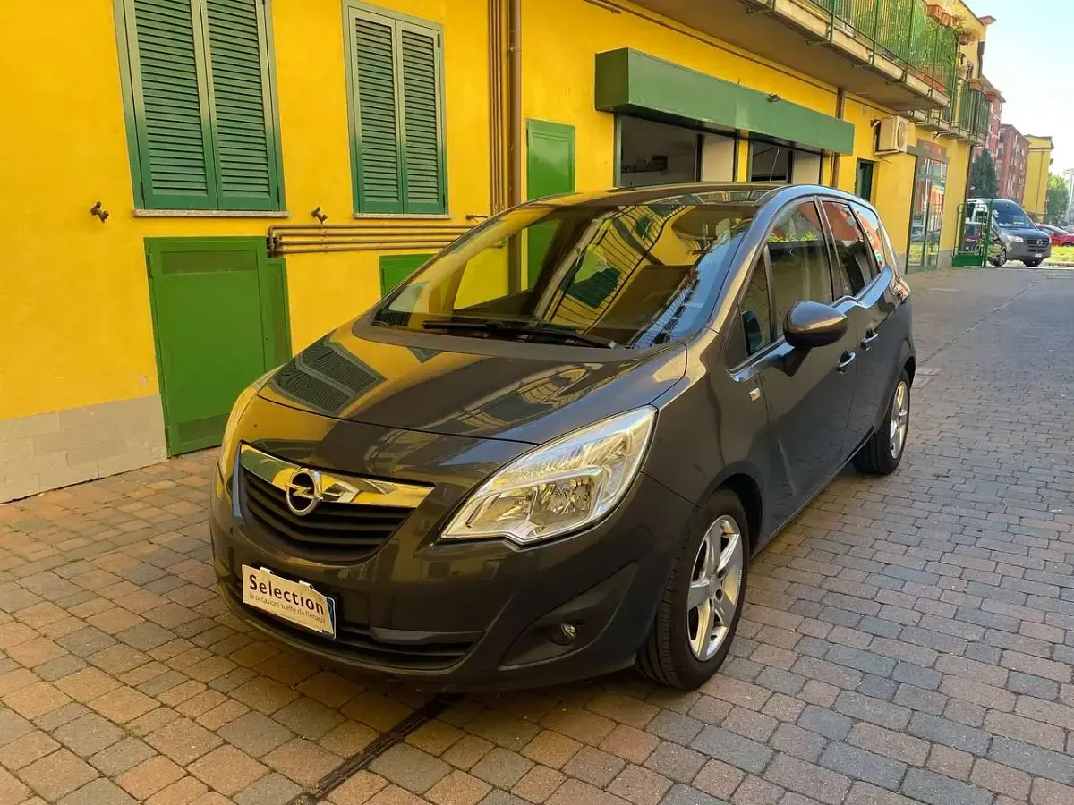 Usata Opel Meriva 120 CV (88 kW) 2013 Marrone Monovolume