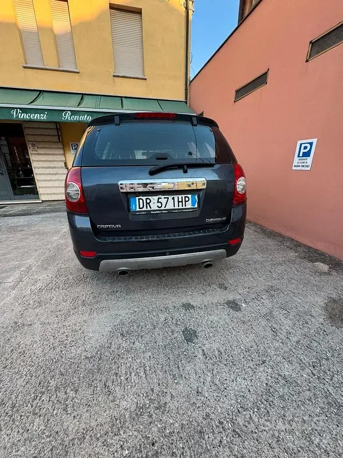 Usata Chevrolet Captiva 150 CV (110 kW) 2008 Bluazzurro SUV