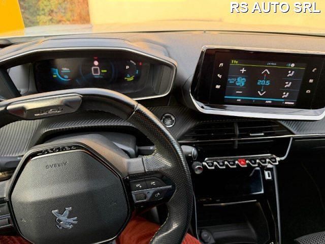 Usata Peugeot e-2008 GT-line 100 kW (136 CV) 2020 Argento SUV