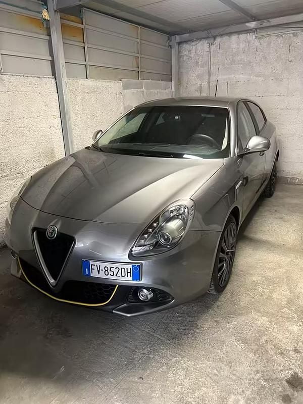 Usata Alfa Romeo Giulietta Super 120 CV (88 kW) 2016 Grigio Utilitaria