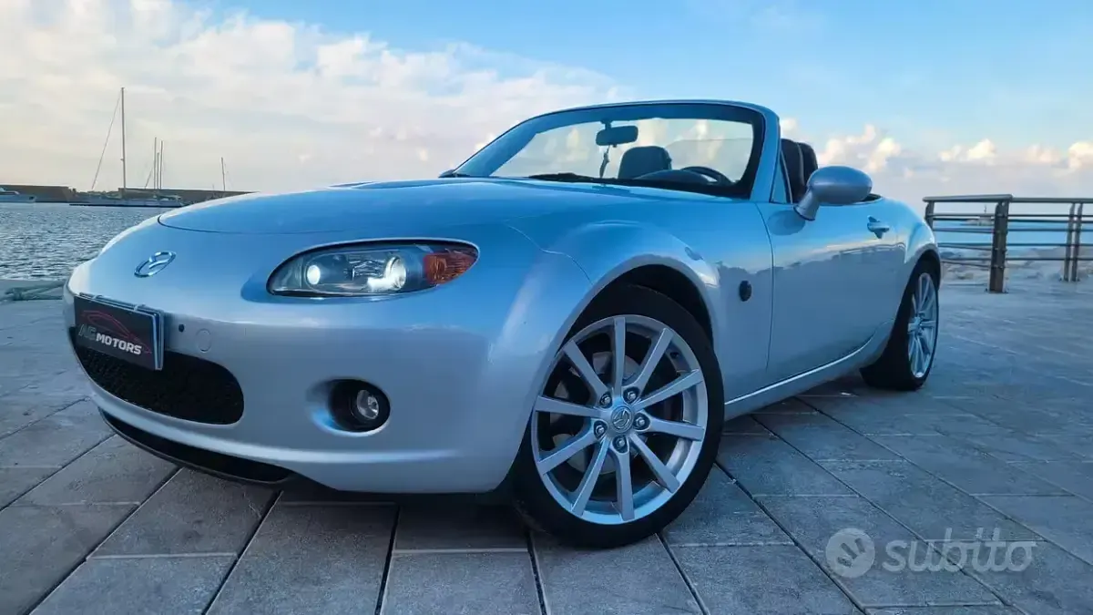 Usata Mazda MX5 160 CV (117 kW) 2006 Grigio Cabrio
