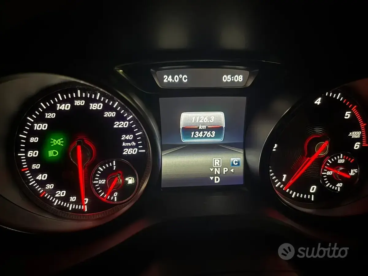 Usata Mercedes CLA180 109 CV (80 kW) 2018 Bianco Berlina