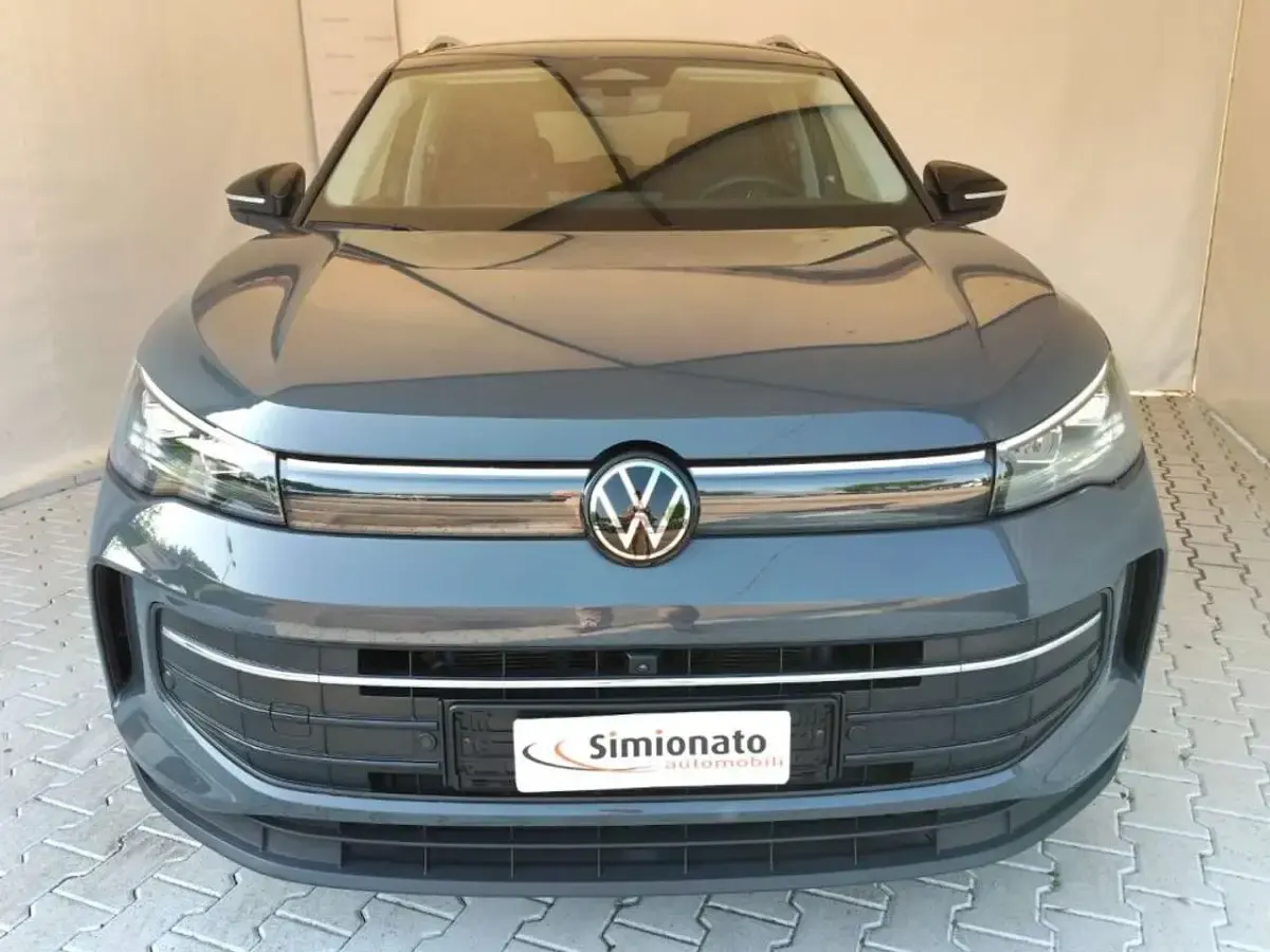 Usata VW Tiguan 131 CV (96 kW) 2025 Grigio scuro SUV