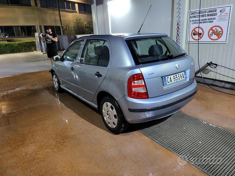 Usata Skoda Fabia 2002 Grigio Utilitaria