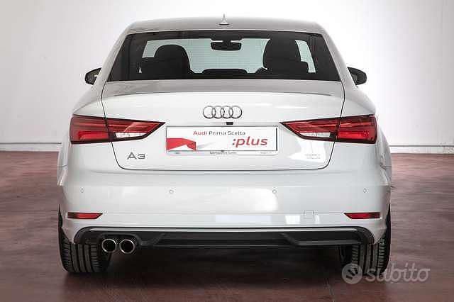 Usado Audi A3 Ambiente 150 CV (110 kW) 2017 Blanco Berlina