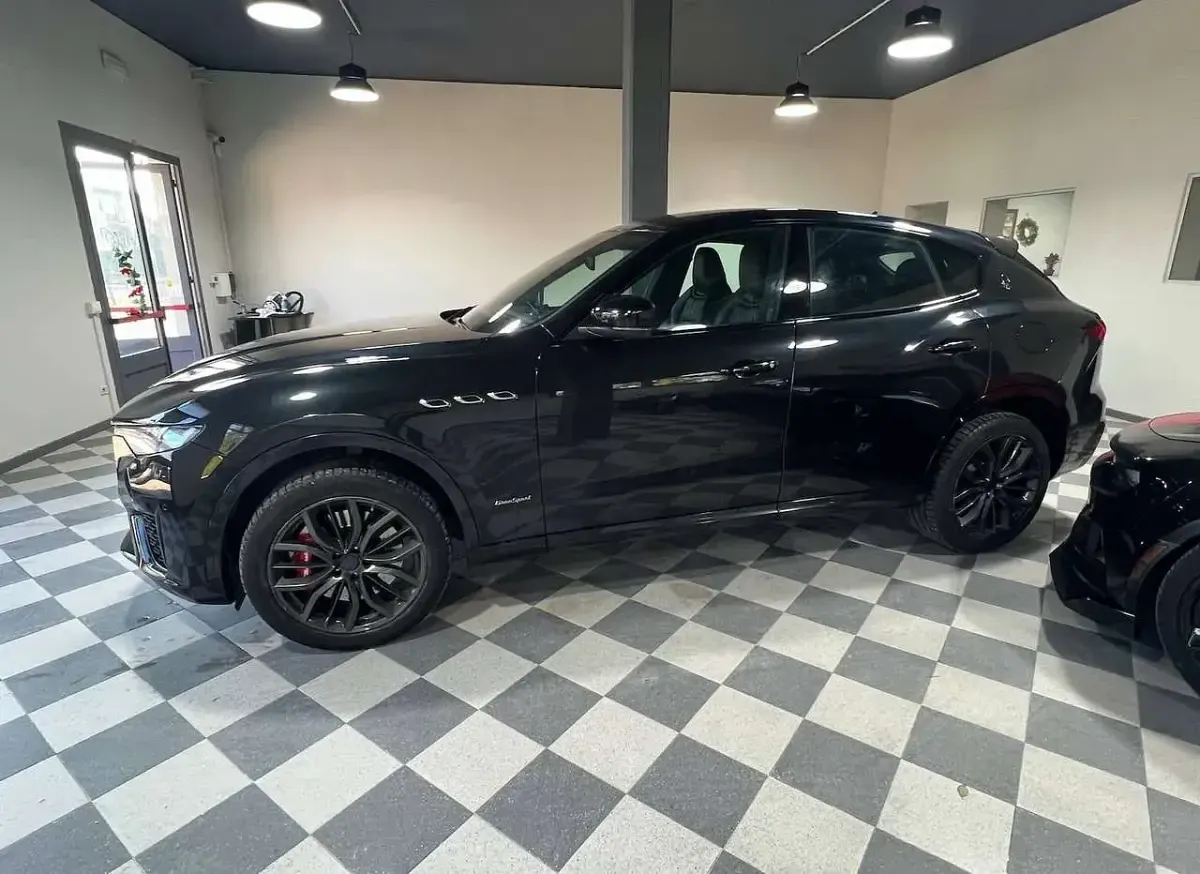 Usata Maserati Levante 250 CV (183 kW) 2019 Nero SUV