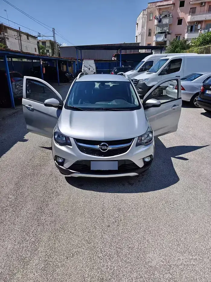 Usata Opel Karl Rocks 73 CV (53 kW) 2019 Grigio Utilitaria