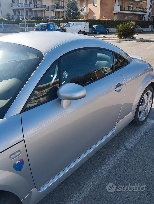Usata Audi TT 225 CV (165 kW) 1999 Grigio Coupé