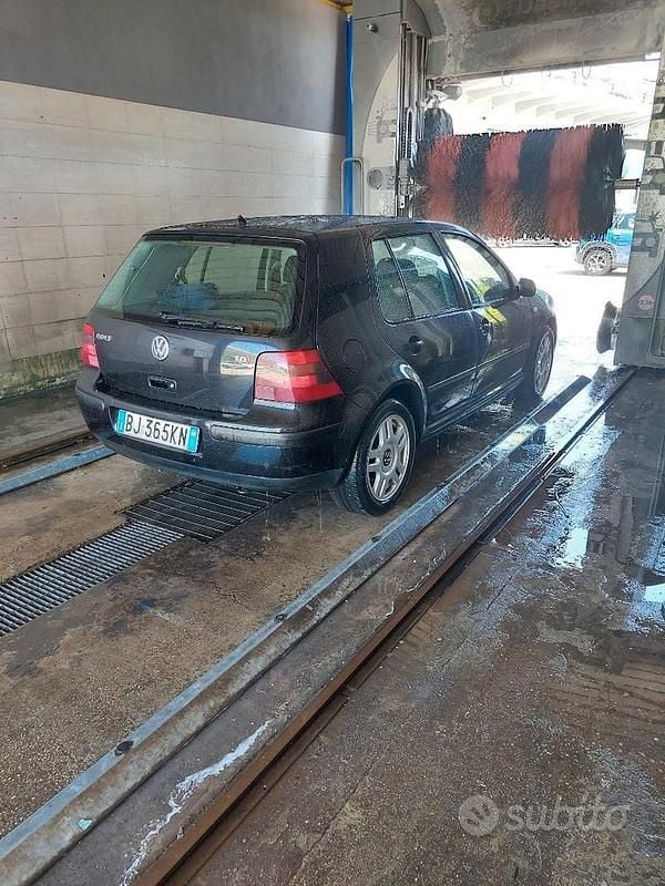 Usata VW Golf IV 110 CV (80 kW) 2000 Nero Berlina