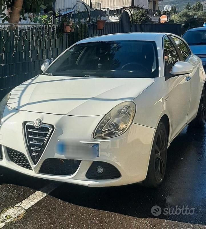 Usata Alfa Romeo Giulietta 105 CV (77 kW) 2013 Bianco Utilitaria